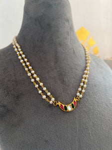 Delicate chaand Kundan maala