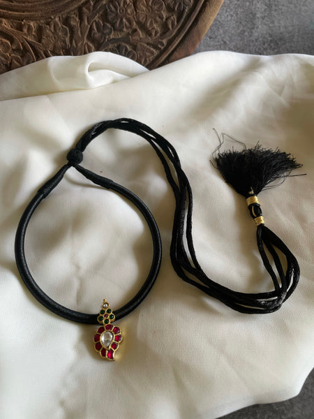 Kundan manga pendant in rope necklace
