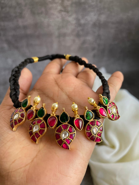 Kundan manga thread choker