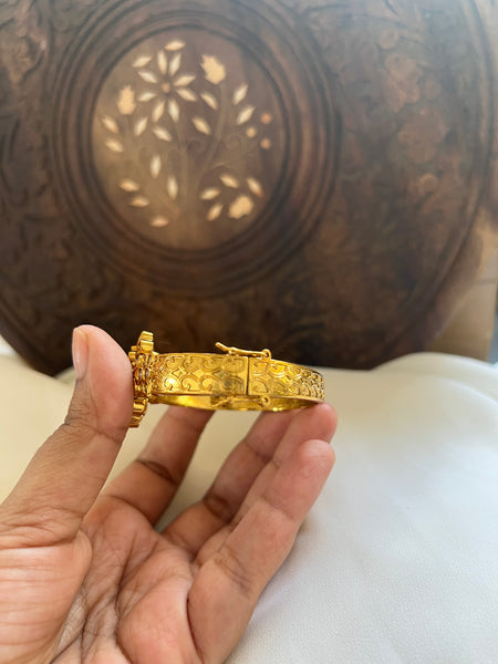 Premium Navaratna flower kada