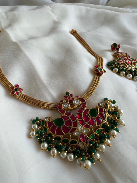 Annam pendant necklace with earrings