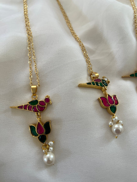 Parrot lotus maala
