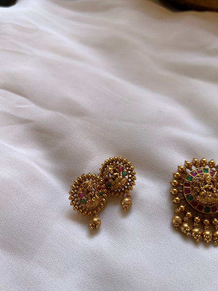 Lakshmi Chakra pendant with studs