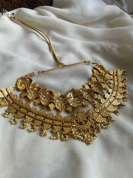 Full neck choker with Nagas Lakshmi and Kundan manga