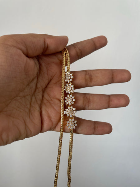 5 flower mogappu chain