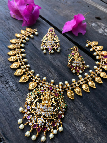 Lakshmi paisley necklace set