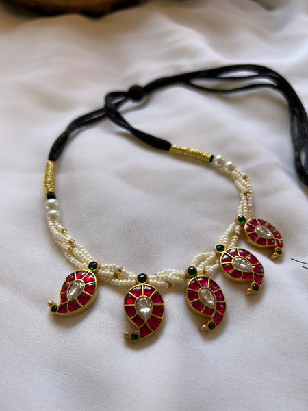 Kundan manga pearl choker