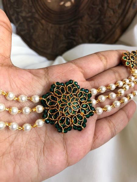 Kemp flower pendant pearl choker with studs