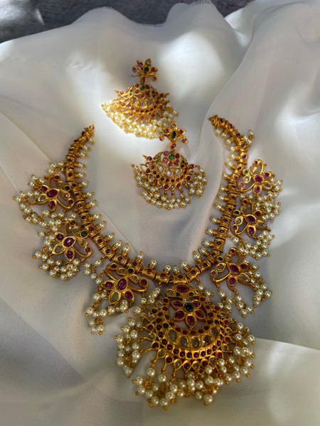 Floral guttapusalu necklace with Chaandbalis