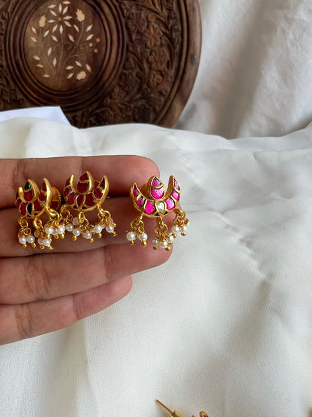 Tiny Kundan chaand studs