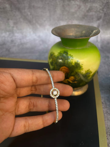 Ad openable bangle