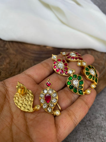 Mango studs with Pearl details