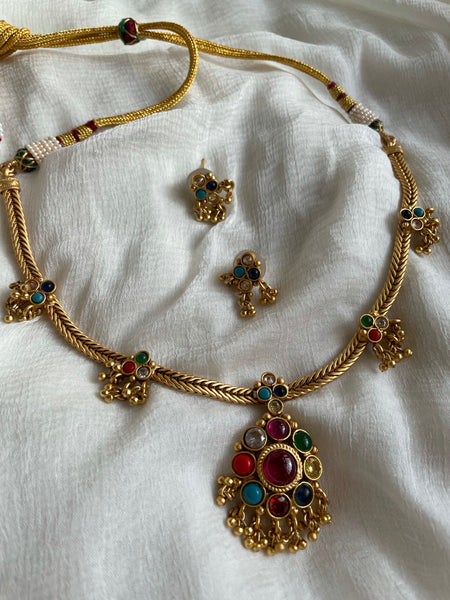 Kemp flower vintage necklace with studs