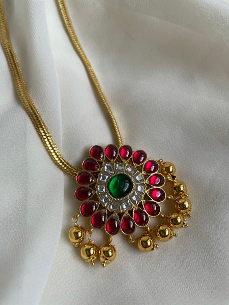 Kundan flower pendant necklace