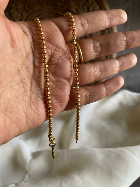 Single layer golden bead ear chain