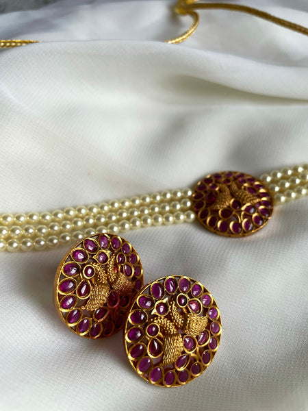Kemp peacock Pearl choker with studs