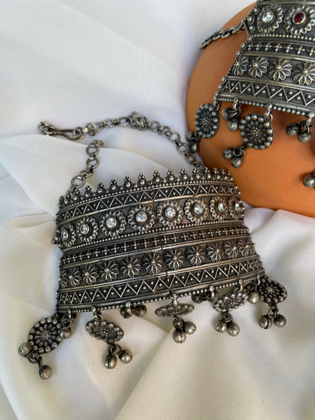 Ishani- full neck tribal choker