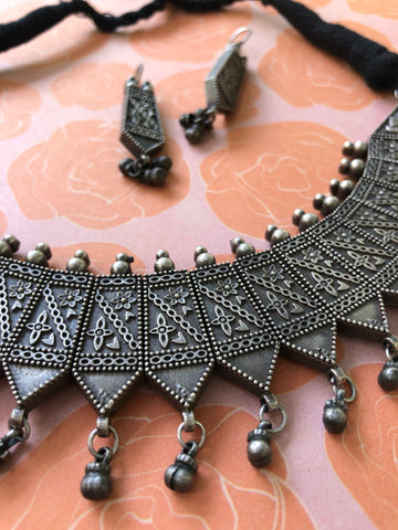 Pure silver lookalike choker