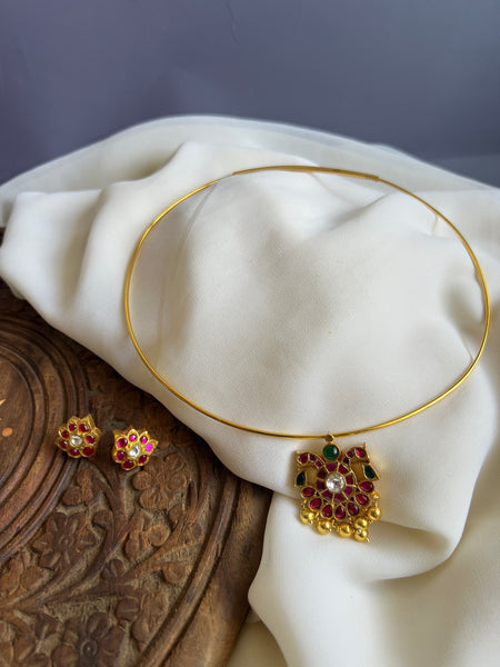 Kundan peacock hasli with studs
