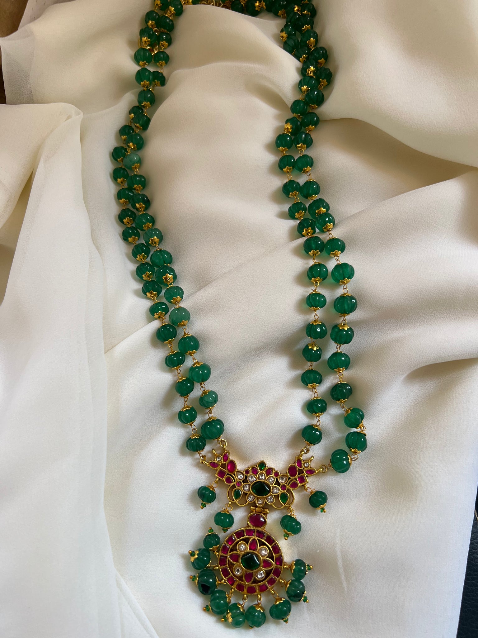 Oversize pumpkin bead haram with Kundan pendant