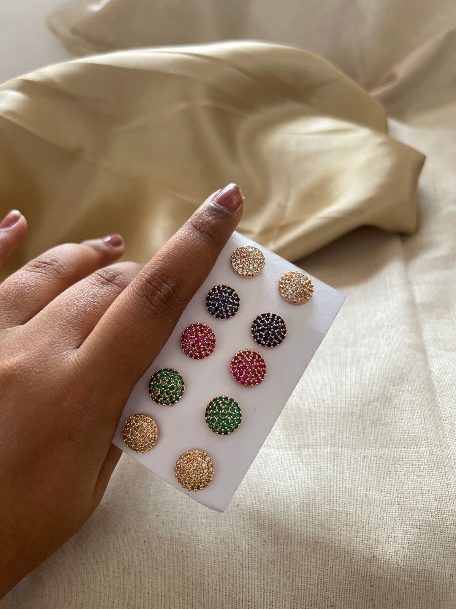 Stone round studs