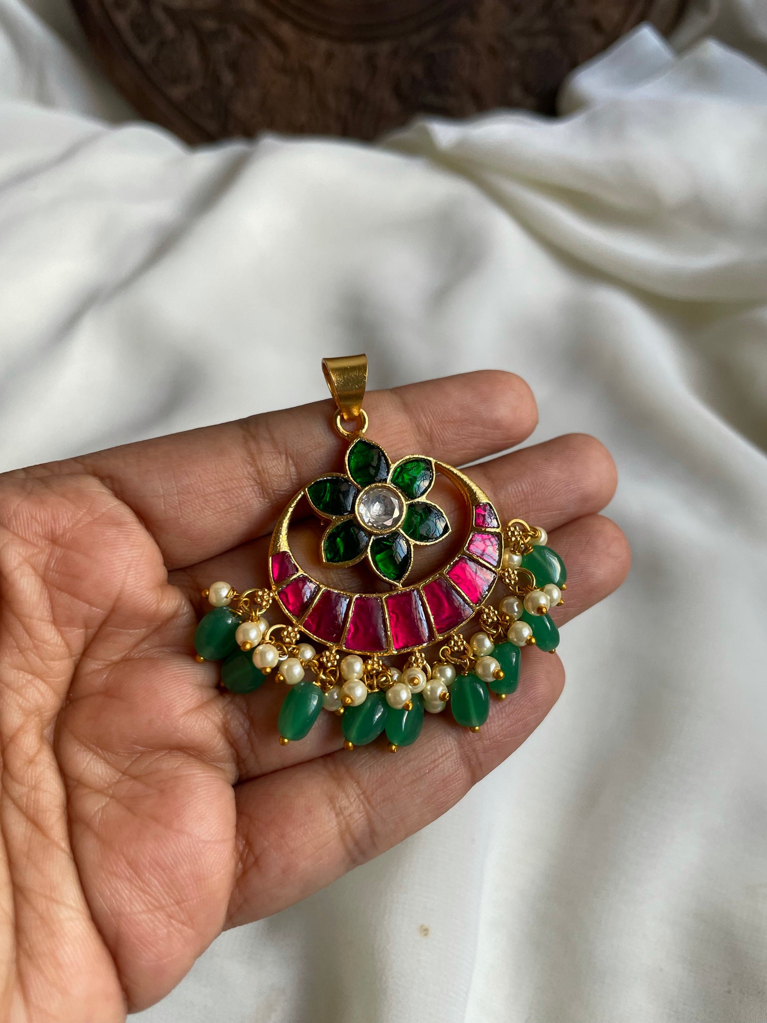 Kundan flower chaand pendant
