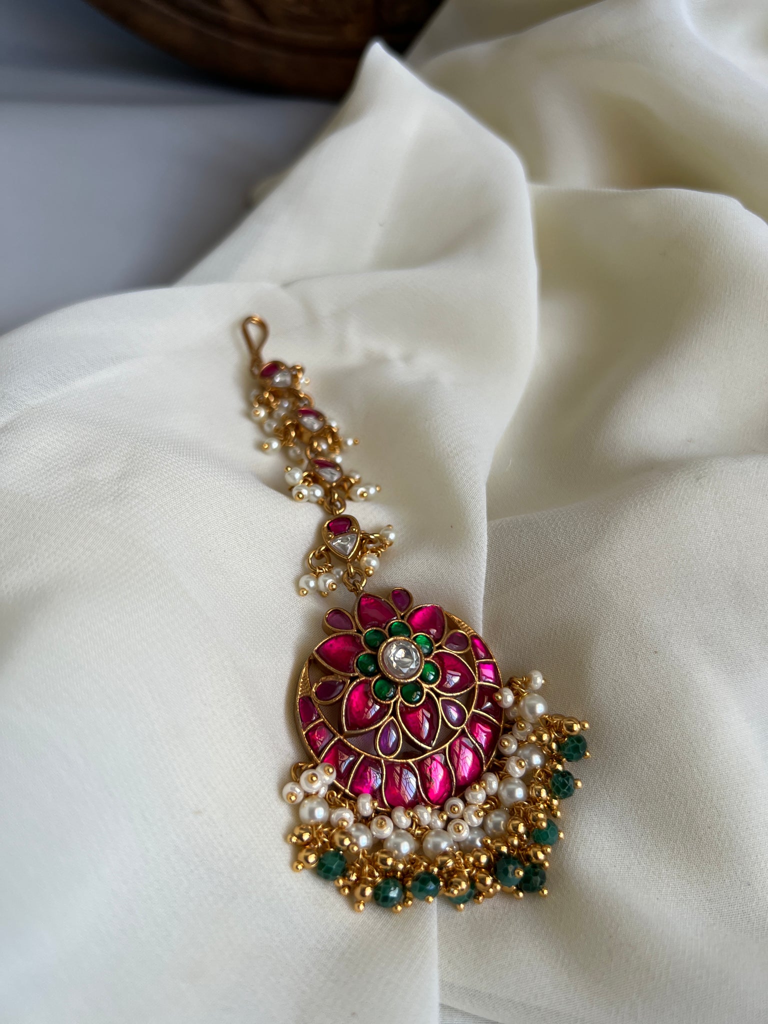 Bridal Kundan flower tika