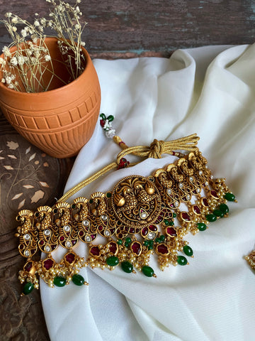 Bridal antique choker with oversized earrings