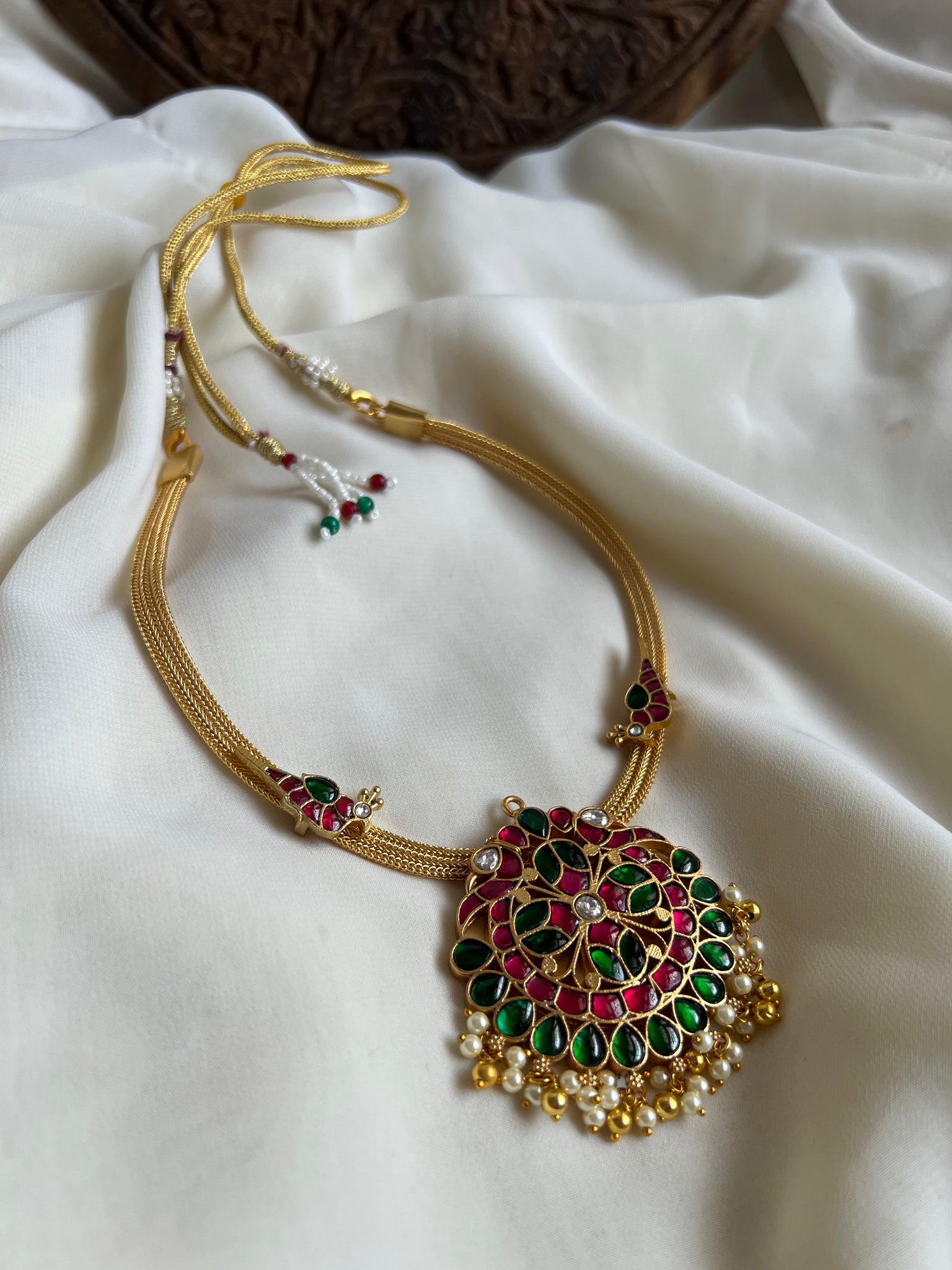 Kundan floral pendant necklace
