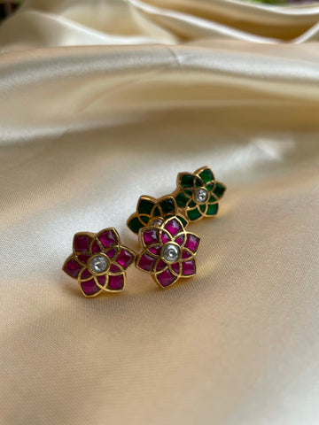 Kundan star studs
