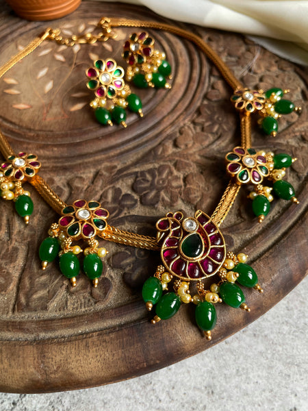 Kemp flower necklace with studs