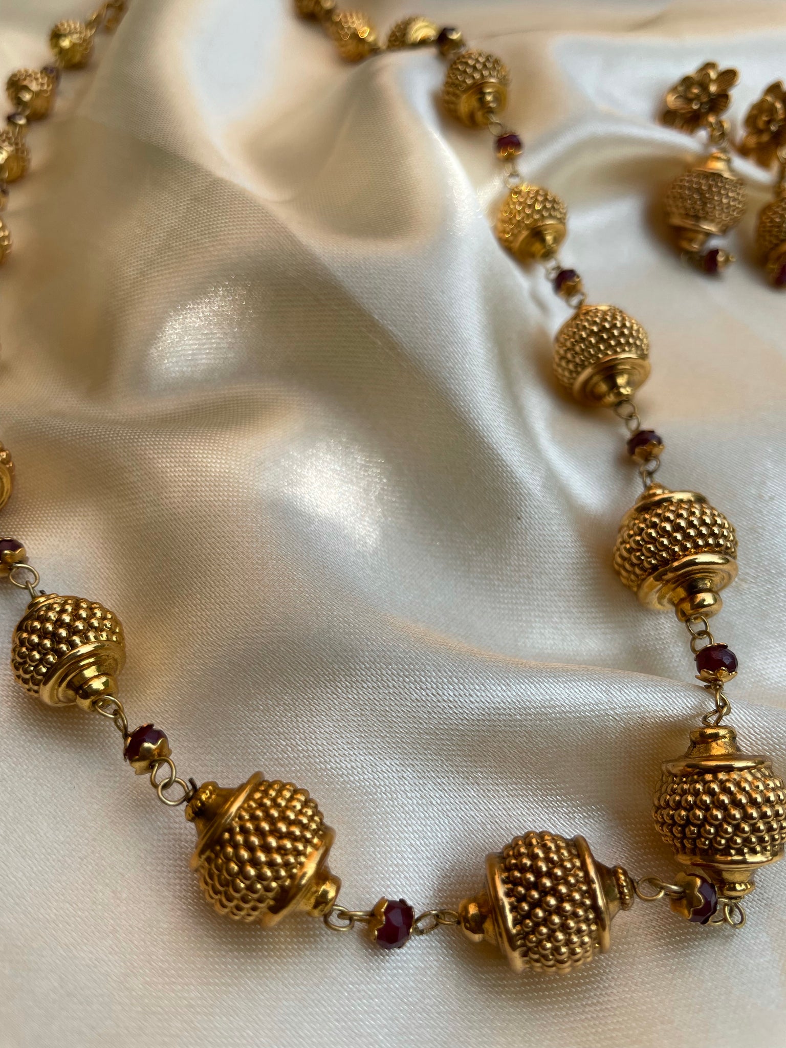 Antique dori maala with studs
