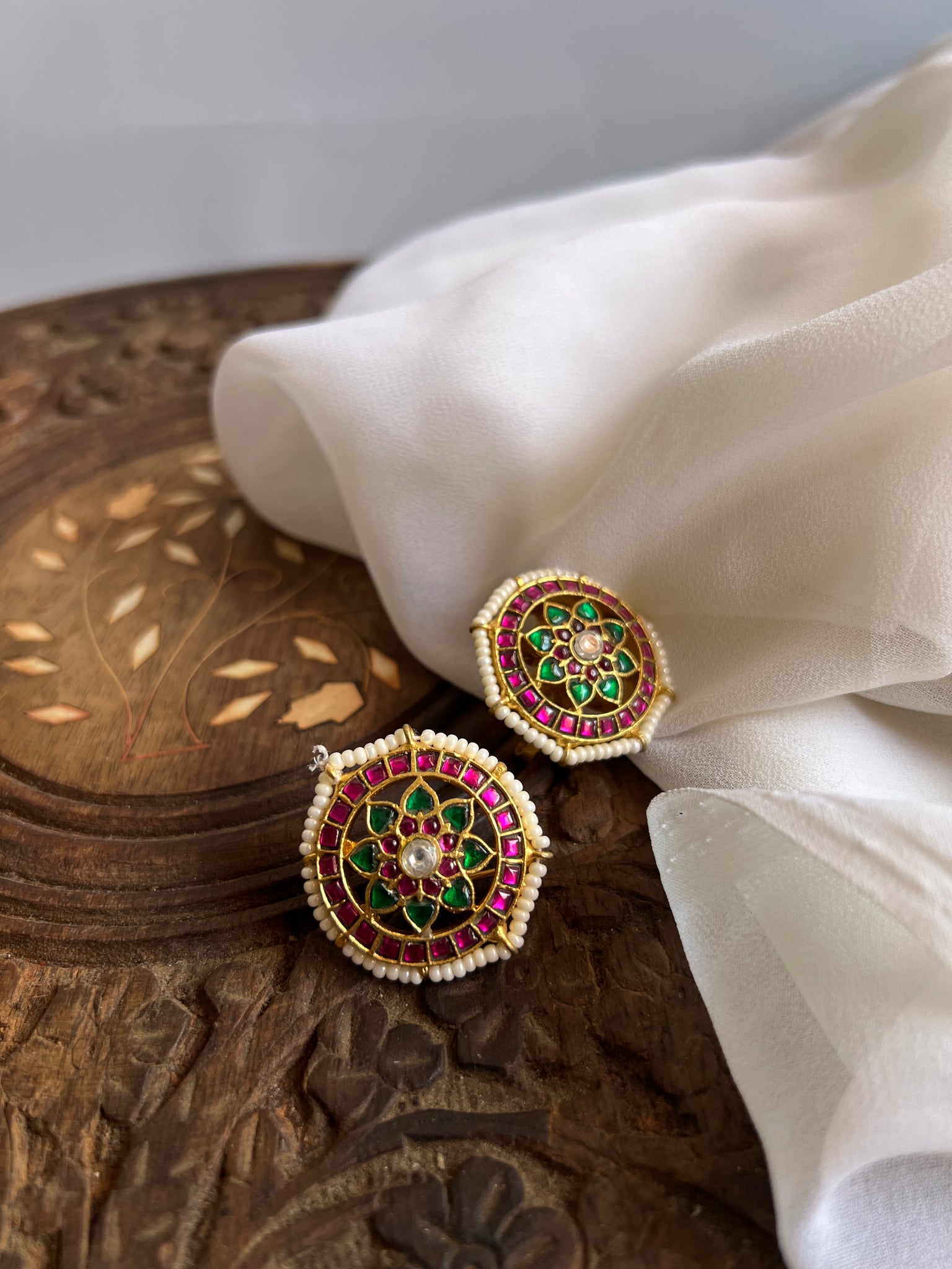 Kundan chakra studs