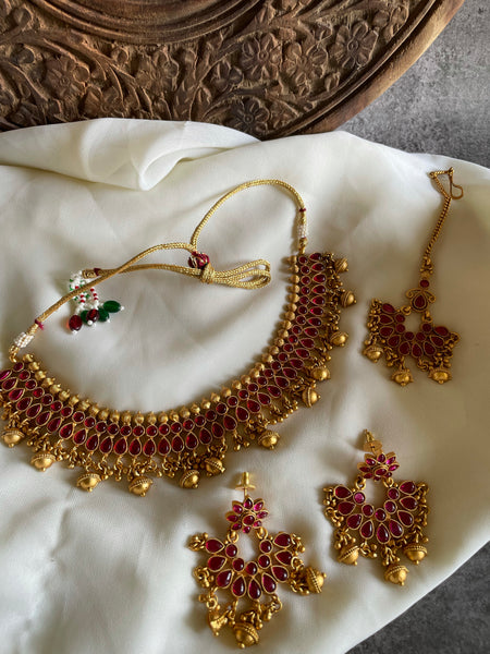 Kemp necklace with Chaandbalis and tika