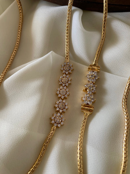 5 flower mogappu chain