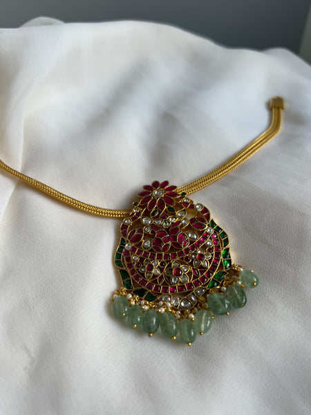 Kundan intricate designed pendant choker