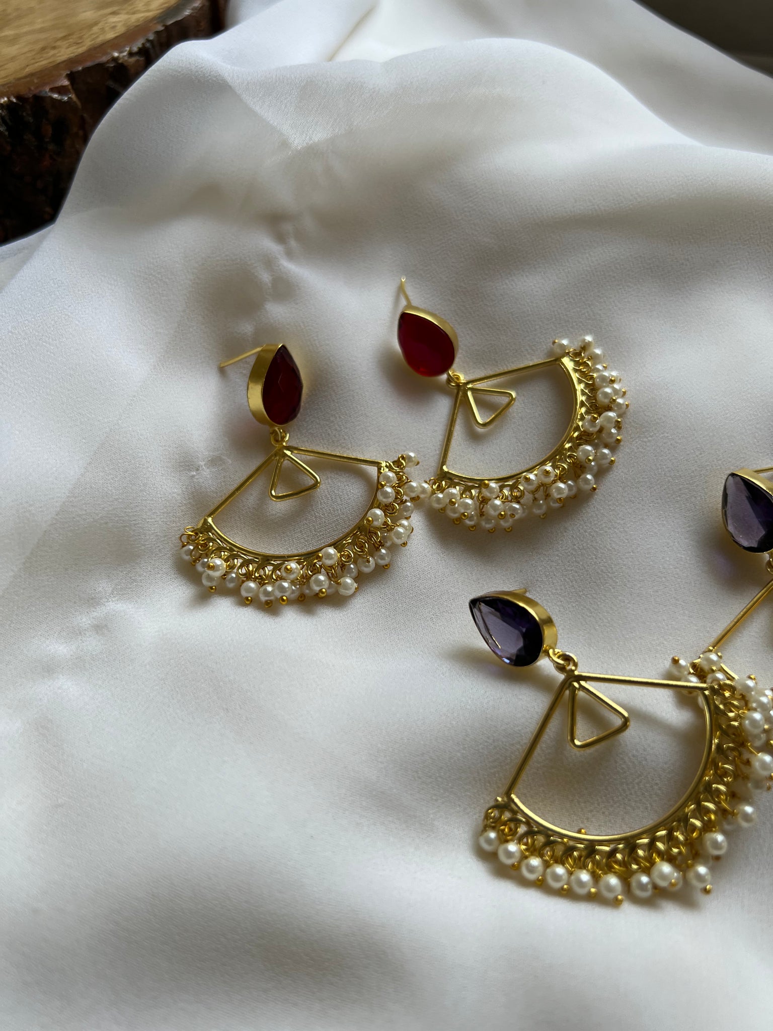 Tear drop stone pearl balis