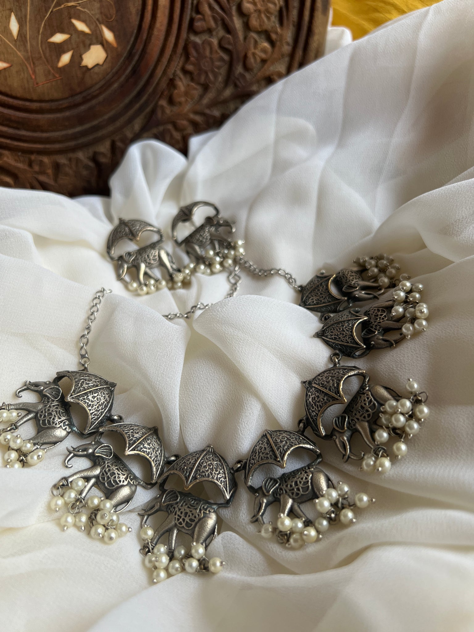Elephant umbrella necklace with earrings