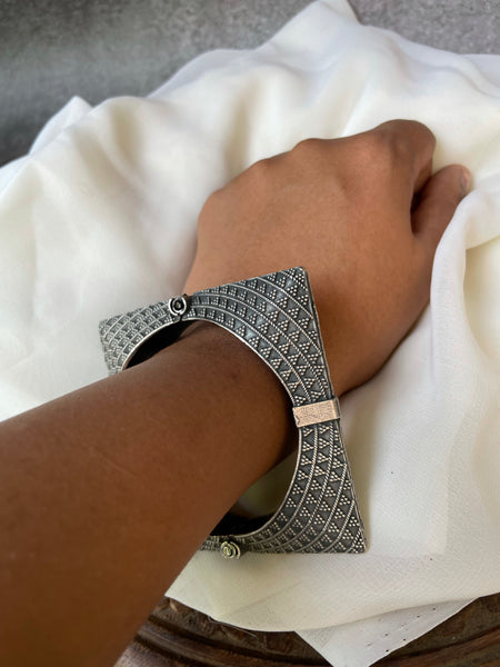 Tribal oxidised kada - C