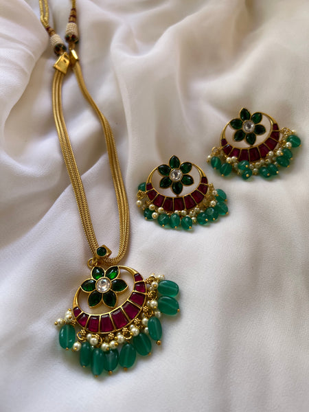 Kundan flower chaand Studs