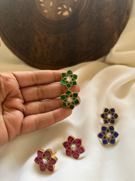 Kundan flower studs