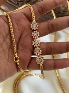 5 flower mogappu chain