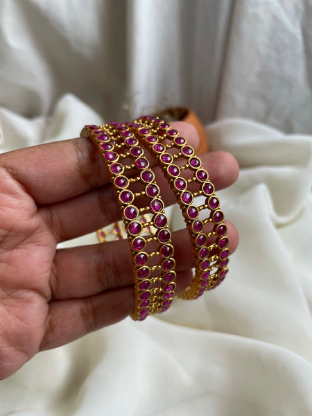 Kemp cutwork bangles