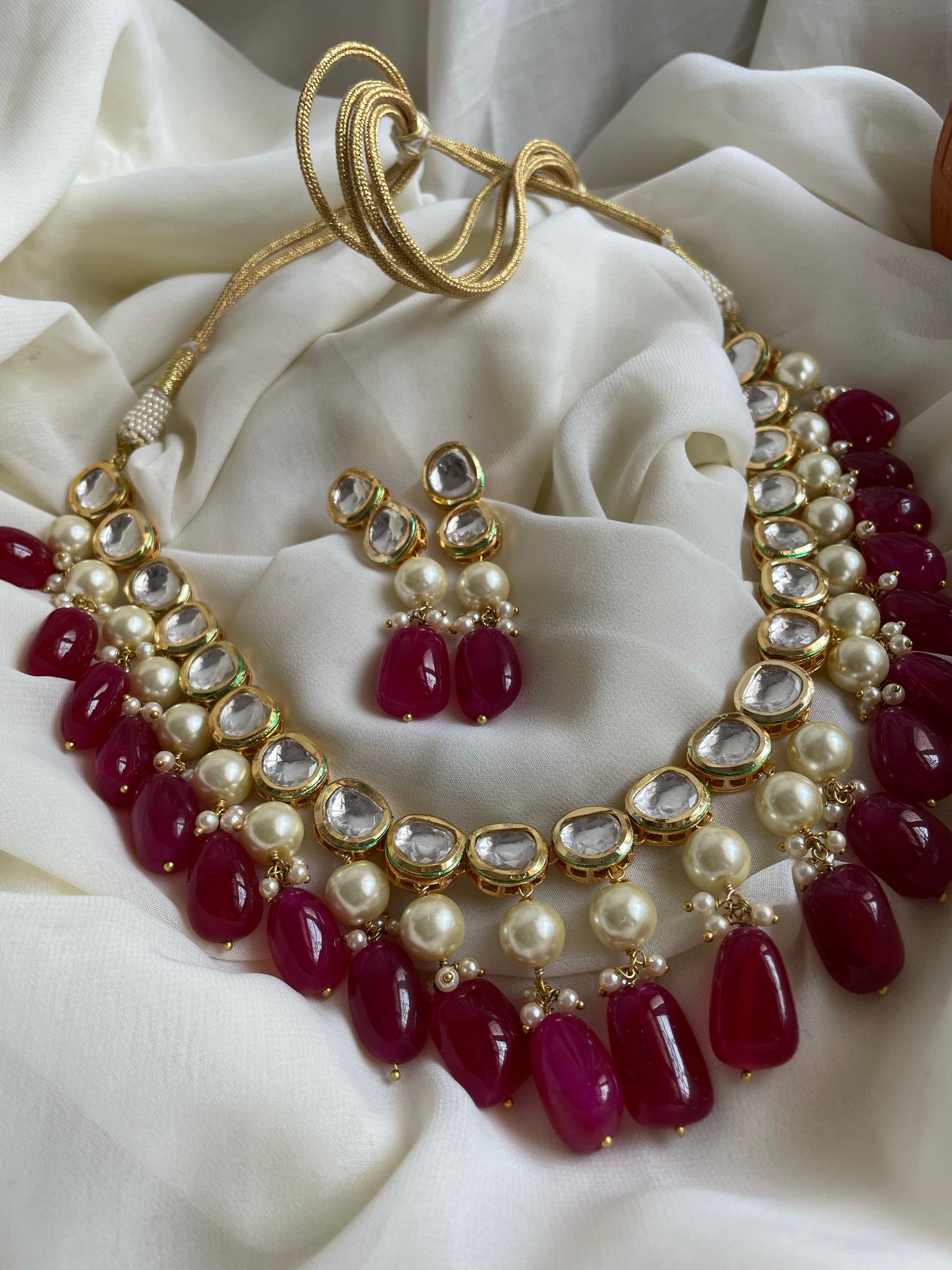 Kundan like necklace with onyx Beads with earrings