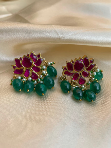 Kundan lotus pendant with earrings