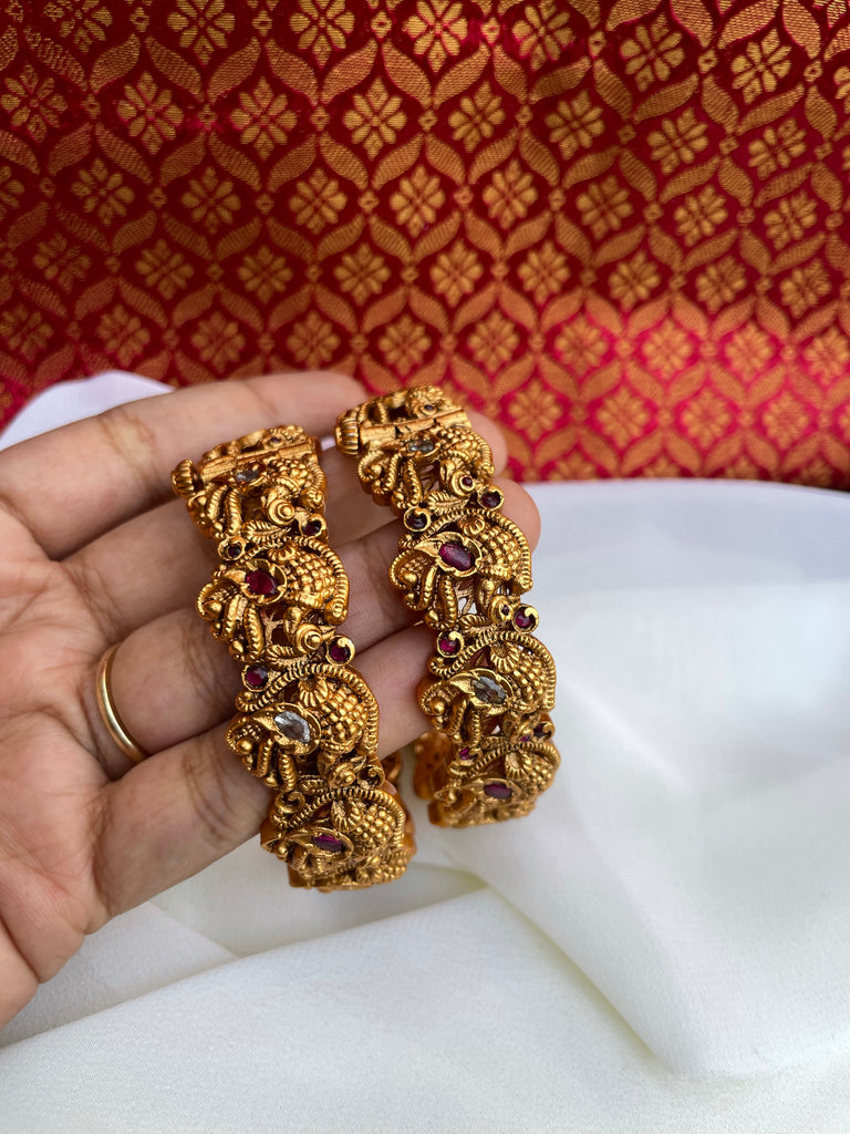 Antique shop bangles set