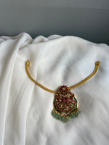 Kundan intricate designed pendant choker