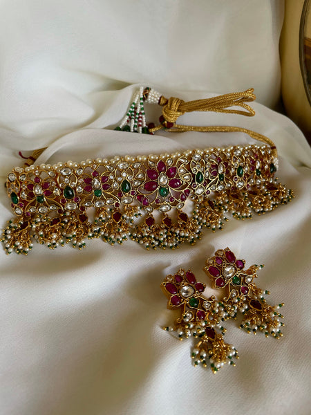 Kemp lotus full neck choker with earrings
