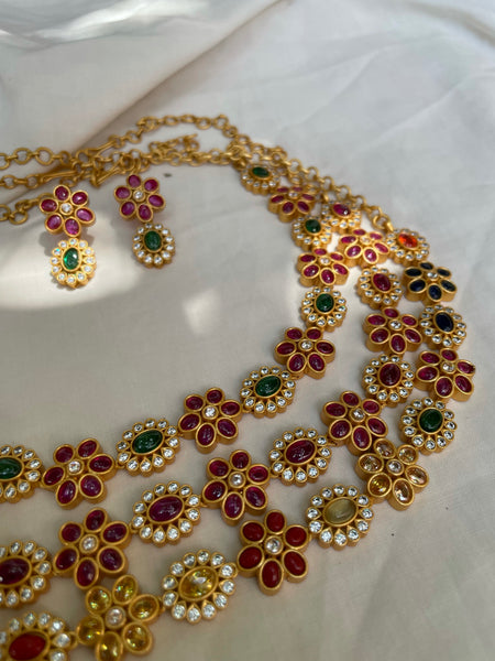 Elegant flower necklace with studs - DESIGN A
