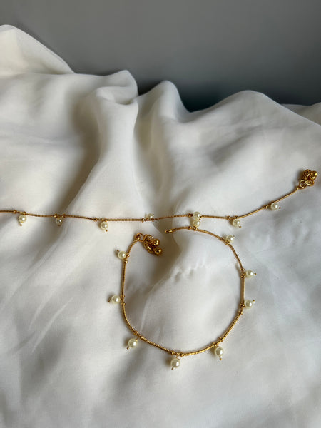 Big pearls anklets